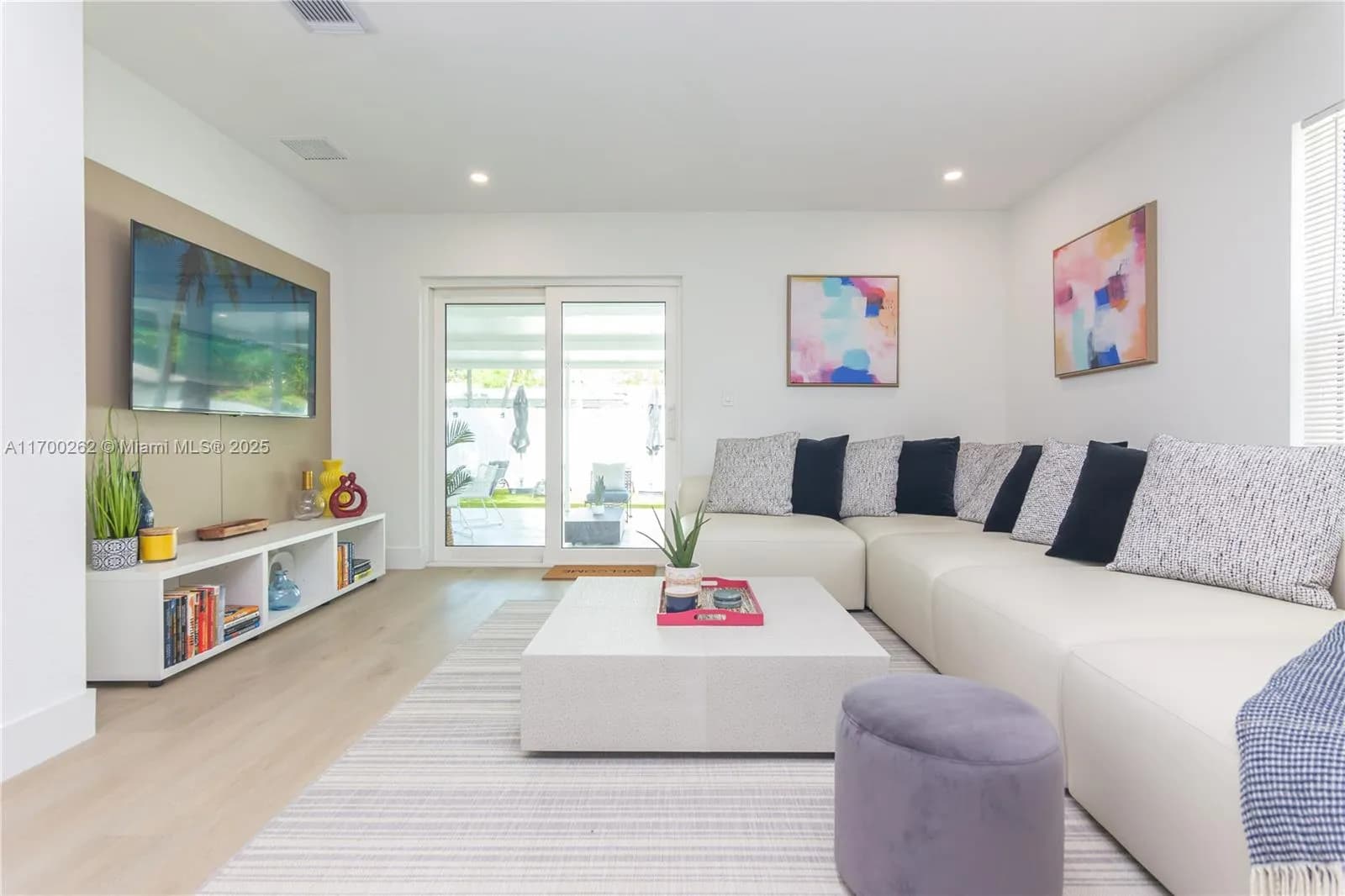 345 NW 45th St, Miami FL 33127