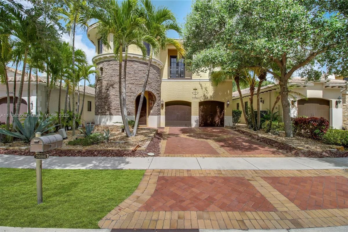 7086 Spyglass Ave, Parkland FL 33076