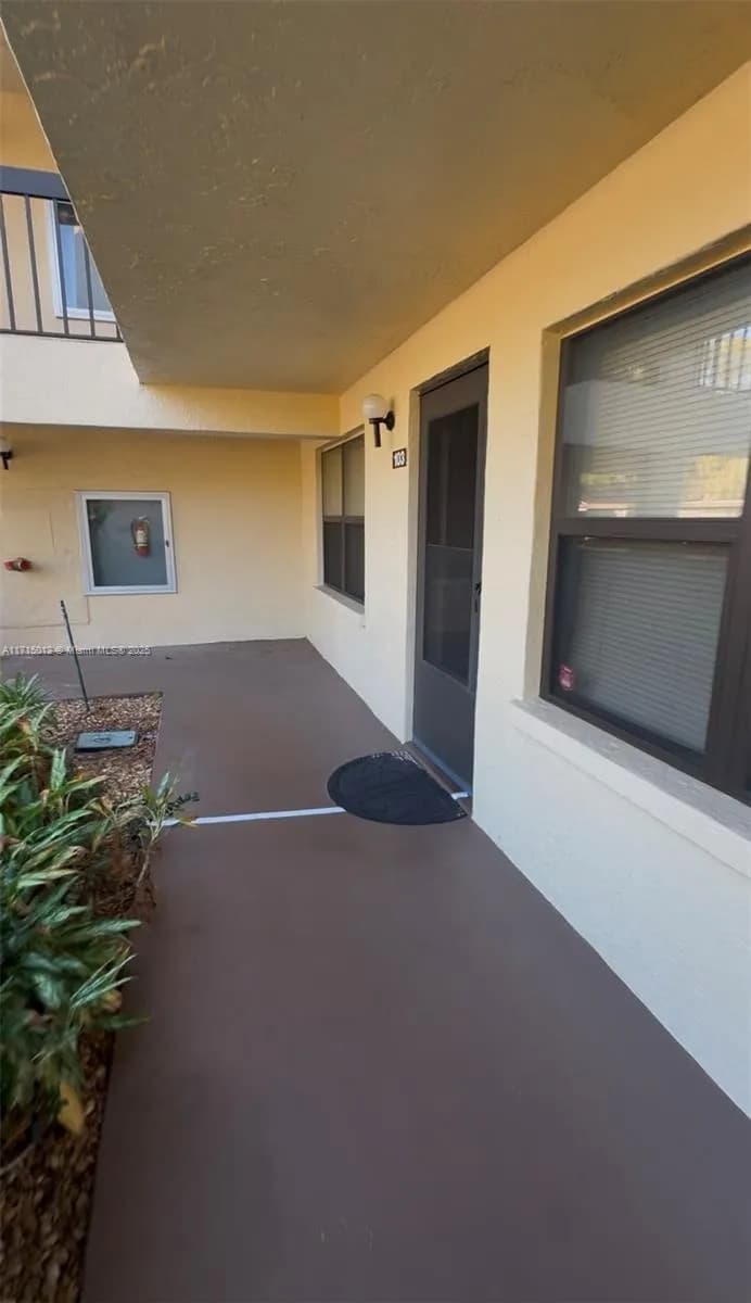 315 30TH Ave West # B103, Bradenton FL 34205