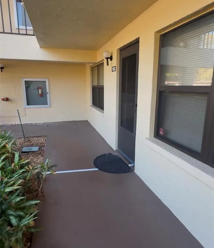 315 30TH Ave West # B103, Bradenton FL 34205