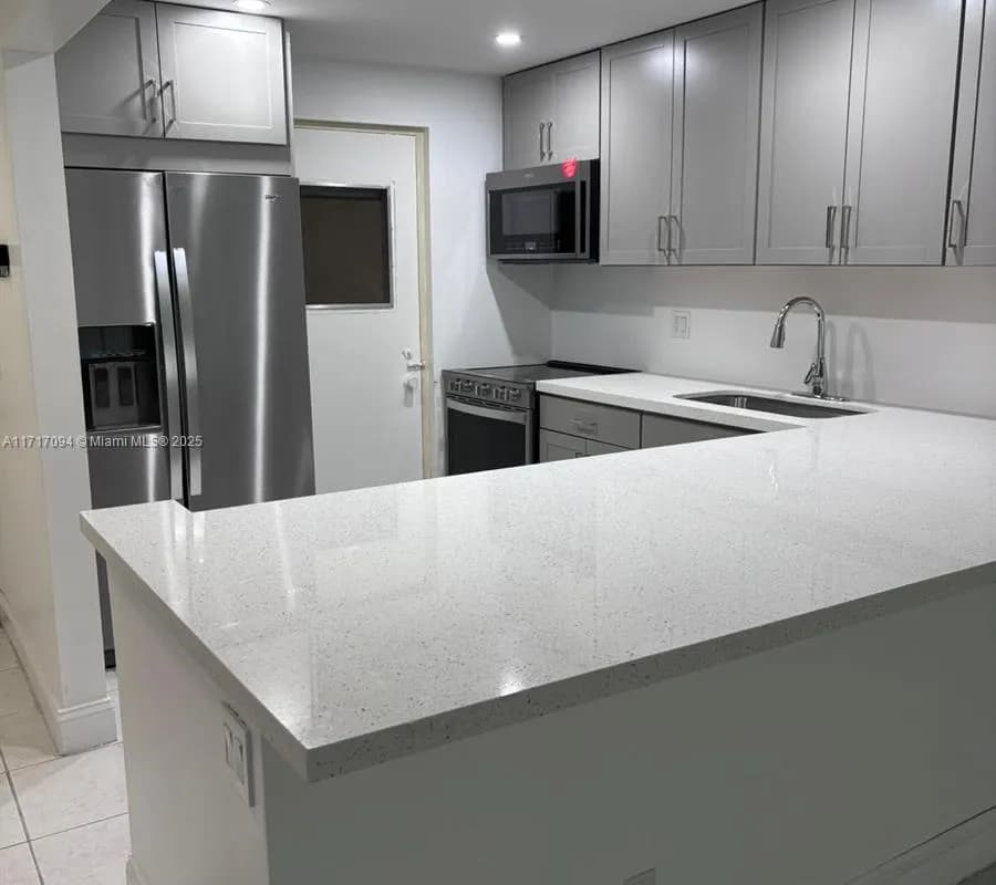 2309 S Cypress Bend Dr # 115B, Pompano Beach FL 33069