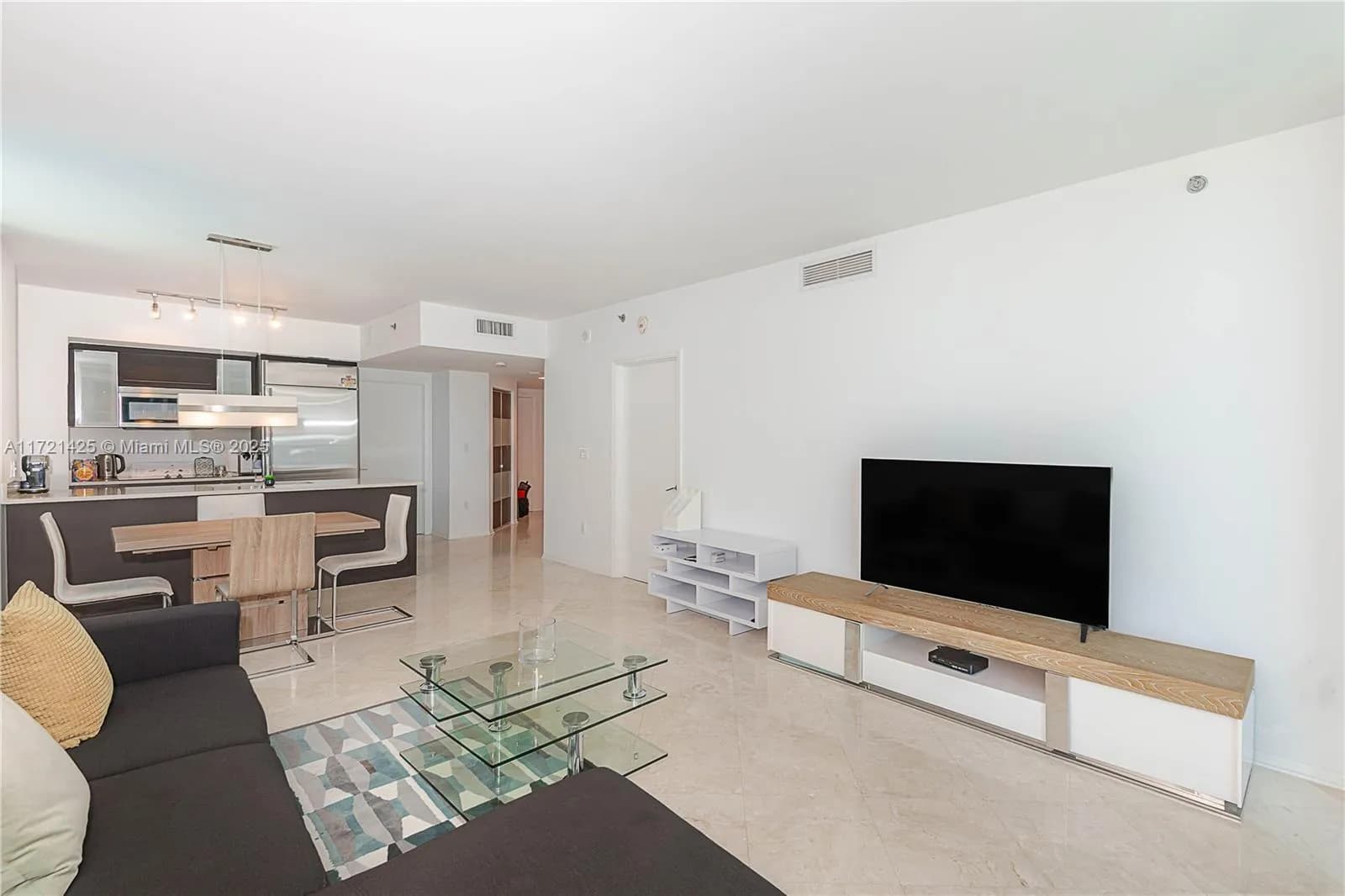 2 bedroom 2 bath for sale at 55 SE 6th St # 1507, Miami FL 33131