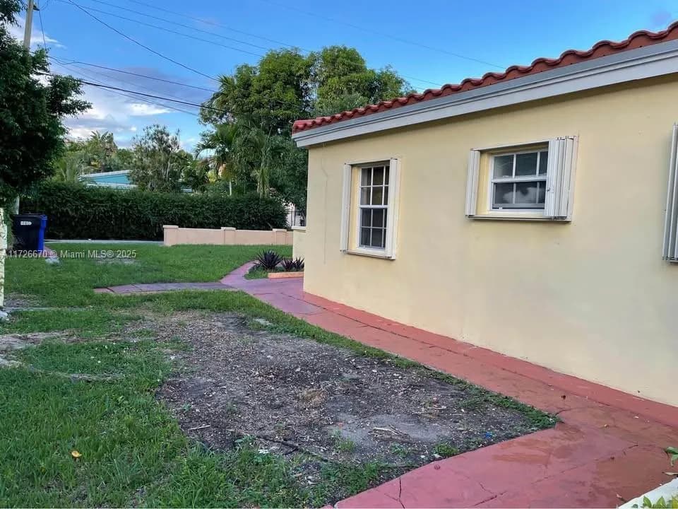 1223 NE 181st St, North Miami Beach FL 33162