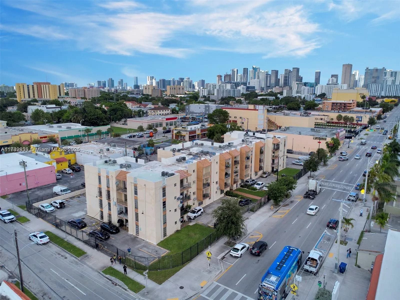 1051 SW 1st St # 211, Miami FL 33130
