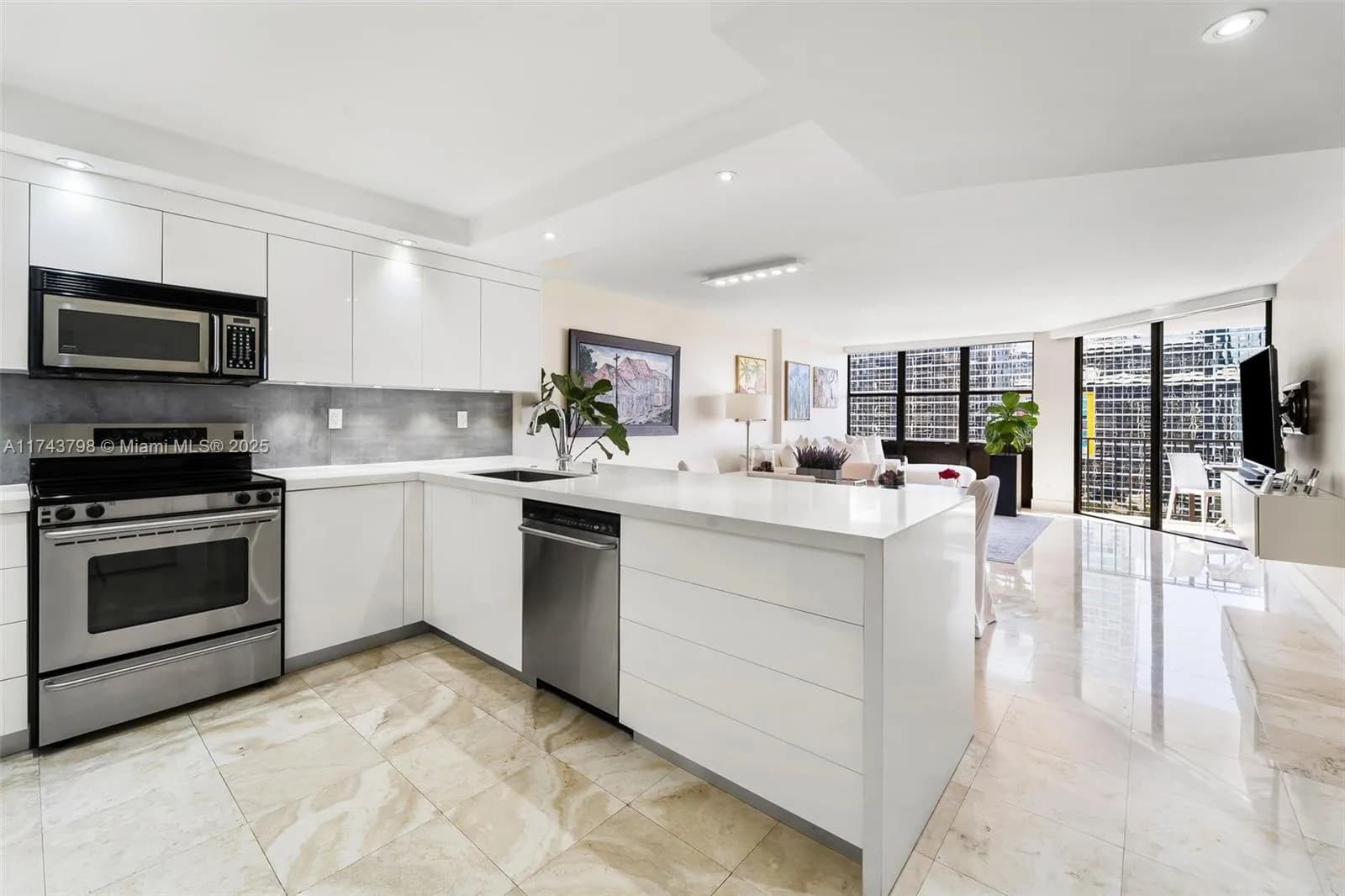 3 bedroom 3 bath for sale at 1915 Brickell Ave, Miami FL 33129