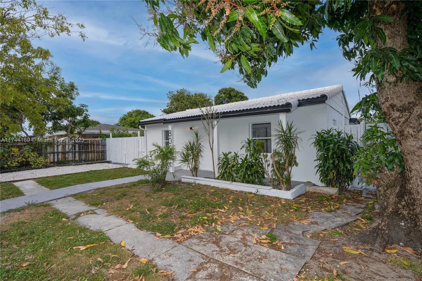 805 Sultan Ave, Opa-Locka FL 33054