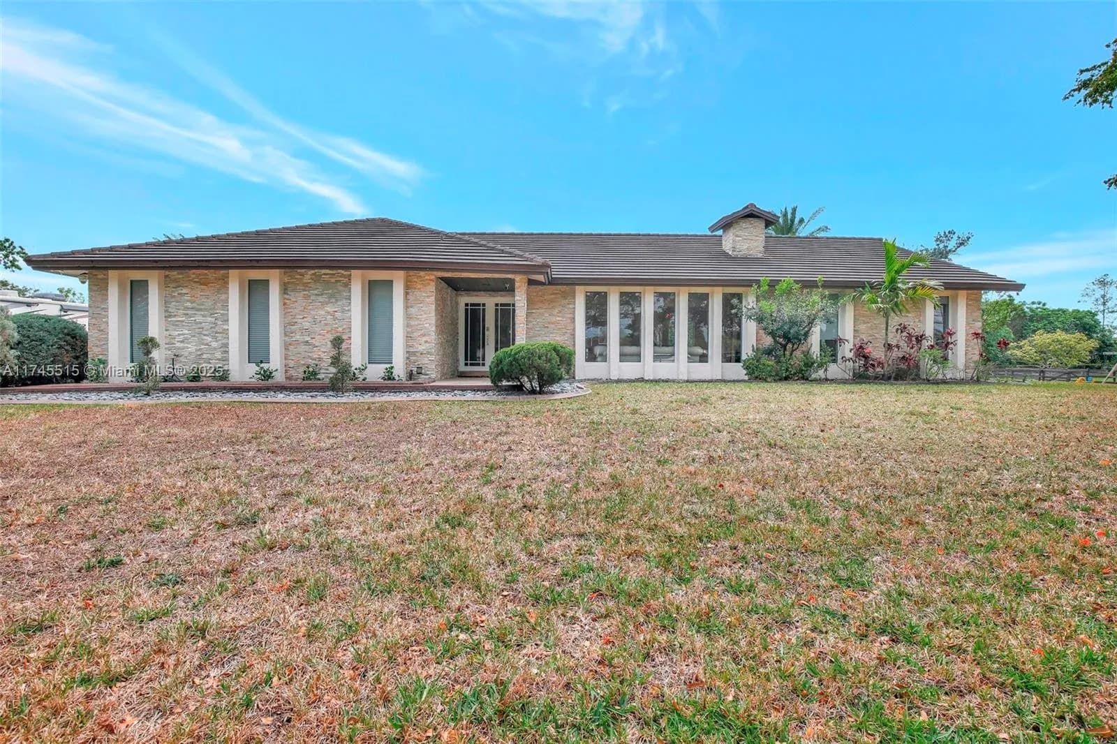 17500 SW 68th Ct, Southwest Ranches FL 33331