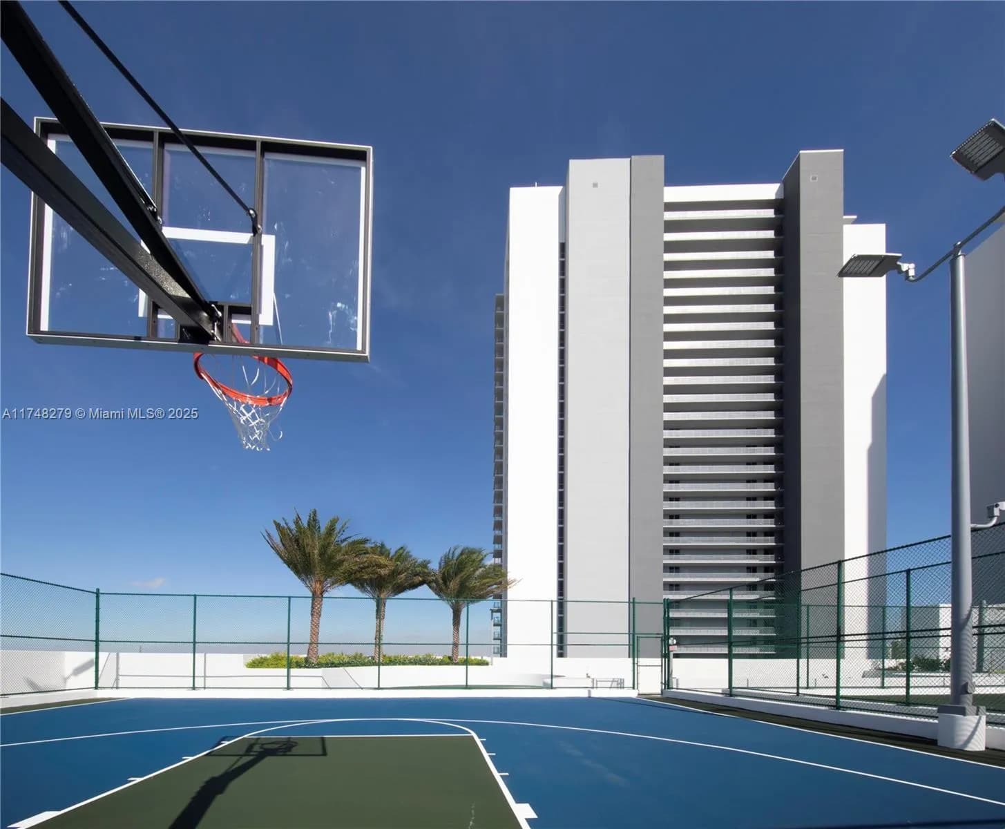 16385 Biscayne Blvd # 1221, North Miami Beach FL 33160