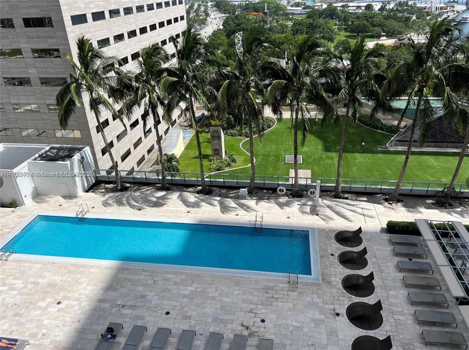 325 S Biscayne Blvd # 1818, Miami FL 33131