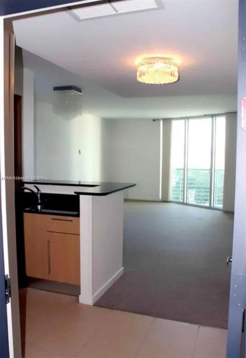 325 S Biscayne Blvd # 1818, Miami FL 33131