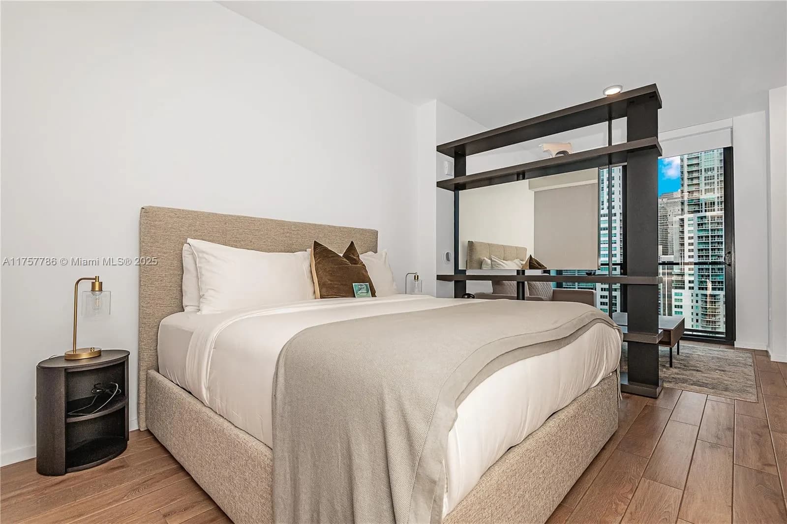 1 bath for sale at 398 NE 5th St # 2516, Miami FL 33132