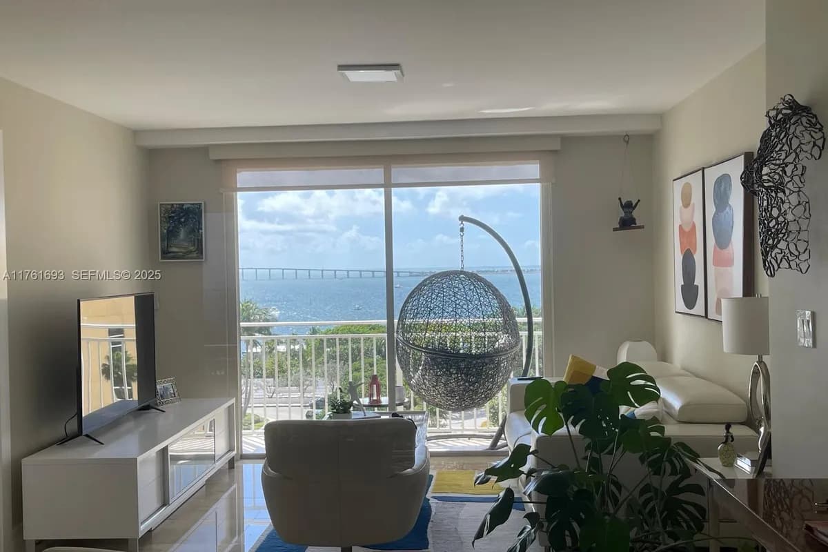 770 Claughton Island Dr # 904, Miami FL 33131