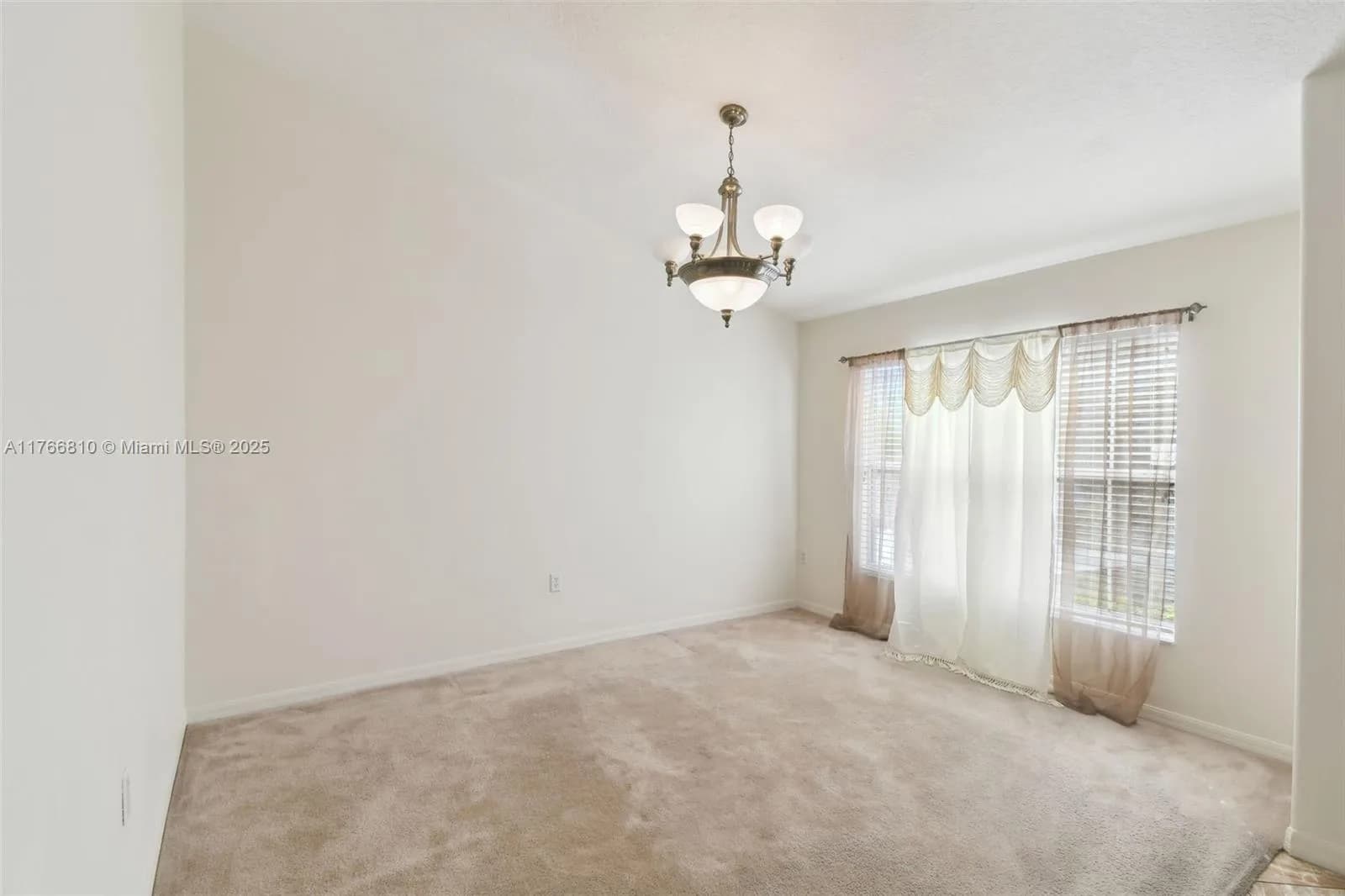 939 VAN LOON CT, Kissimmee FL 34758