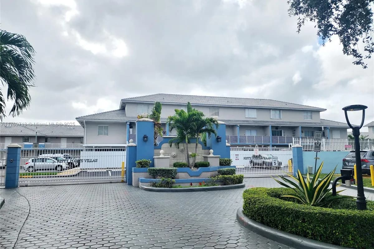 8360 NW 103rd St # 204E, Hialeah Gardens FL 33016