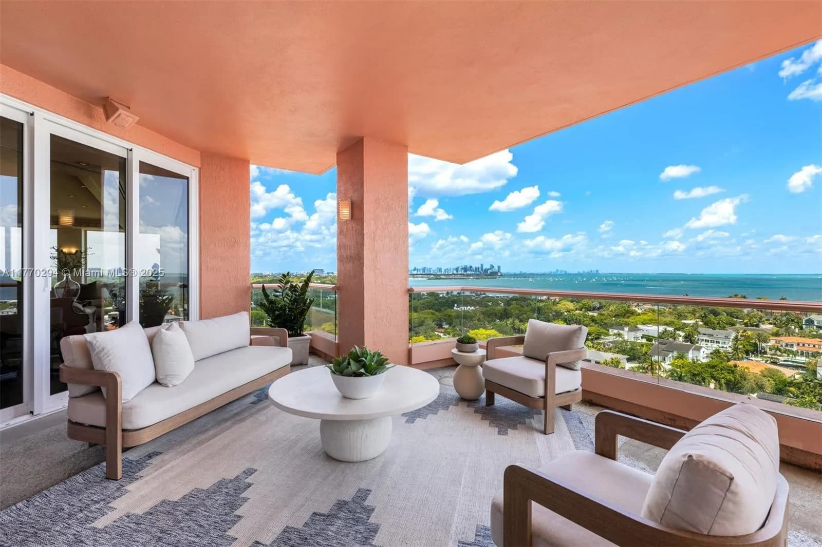 10 Edgewater Dr # 16K, Coral Gables FL 33133