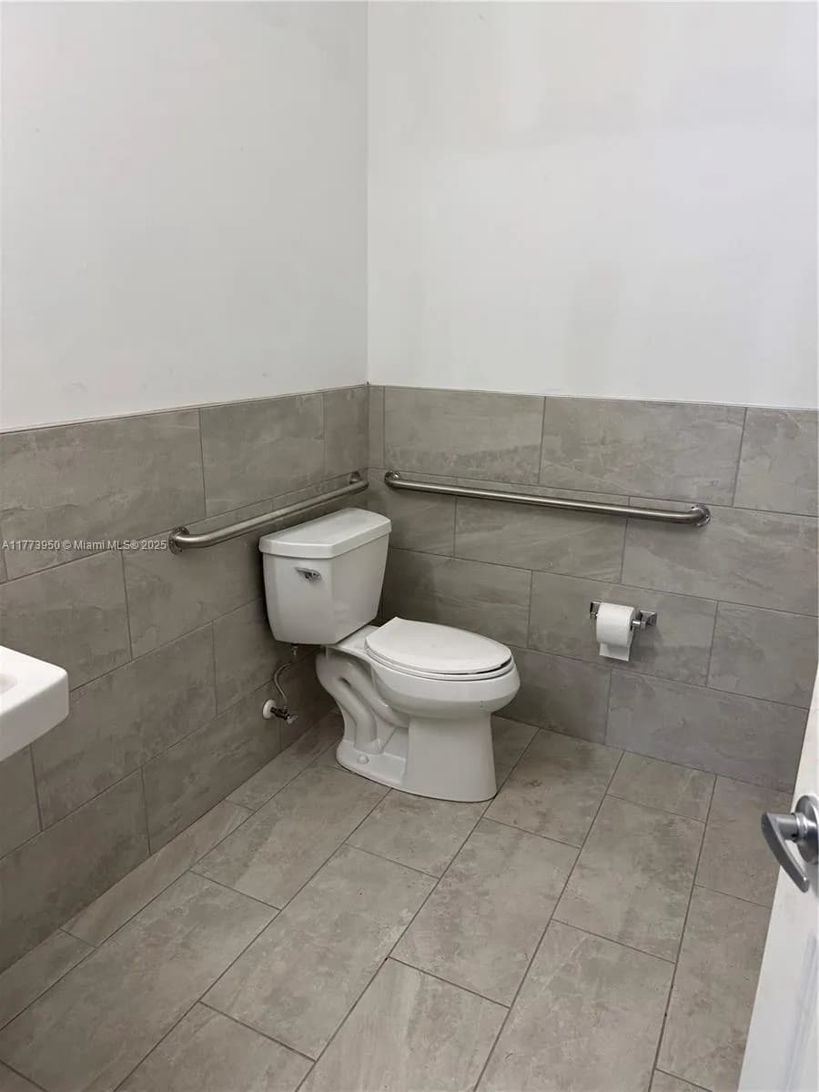 3202 SE Federal Hwy, Stuart FL 34997