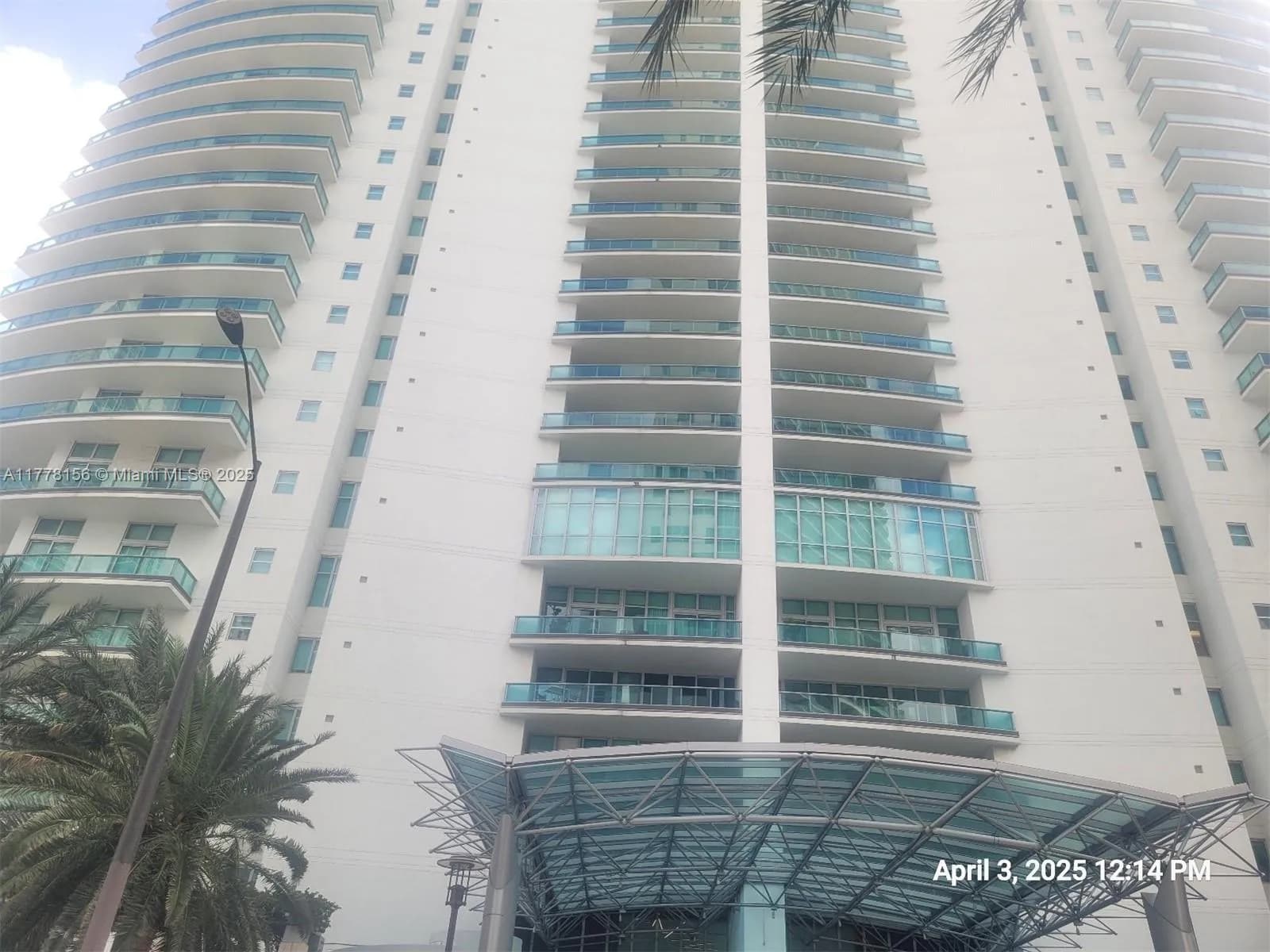 3 bedroom 4 bath for sale at 1331 Brickell Bay Dr, Miami FL 33131