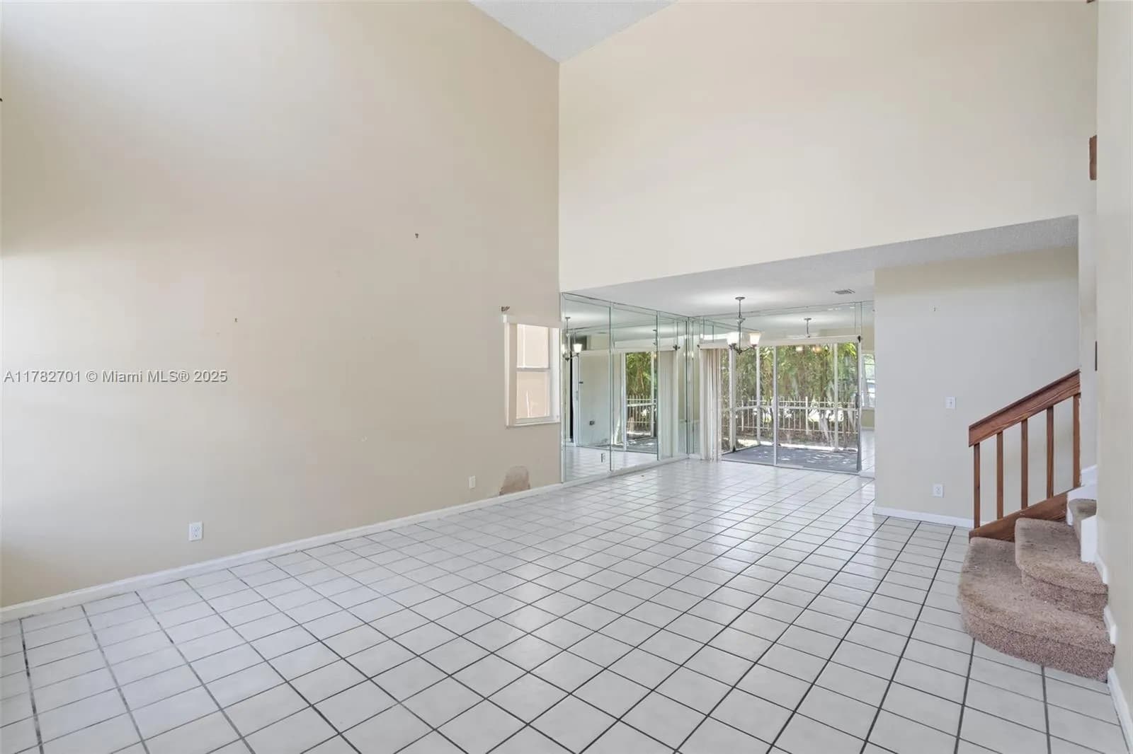 9454 NW 8th Cir, Plantation FL 33324