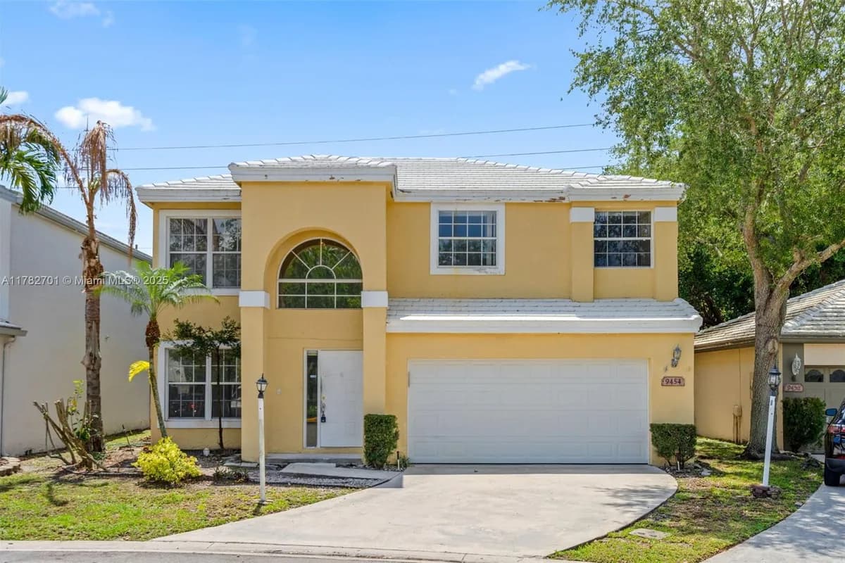 9454 NW 8th Cir, Plantation FL 33324