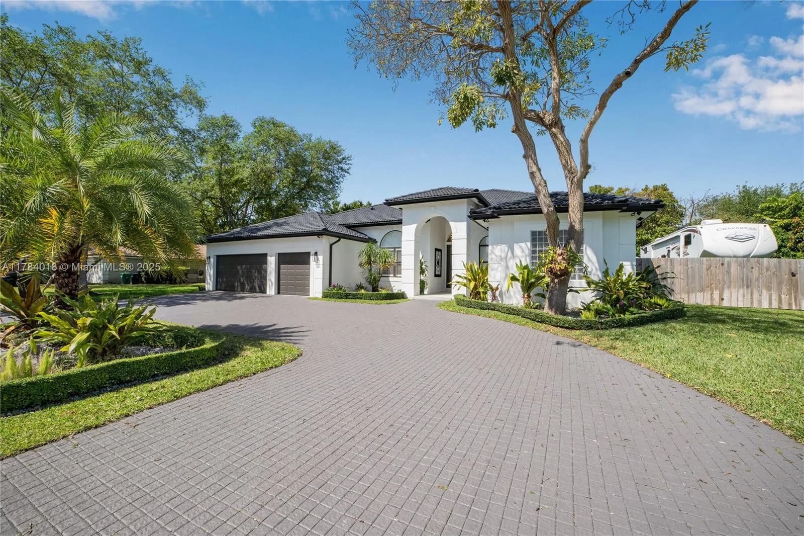 18500 SW 78th Pl, Cutler Bay FL 33157