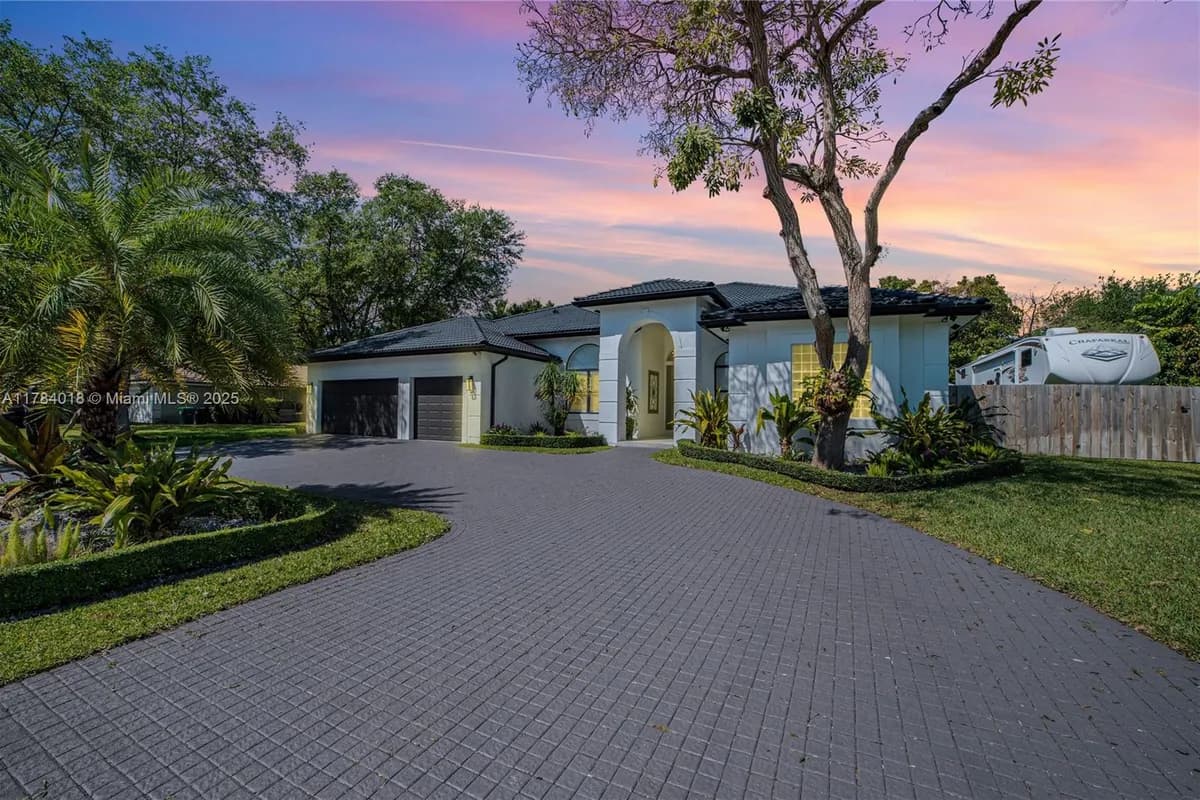 18500 SW 78th Pl, Cutler Bay FL 33157