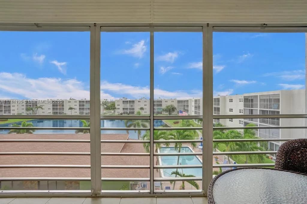314 SE 10th St # 403, Dania Beach FL 33004
