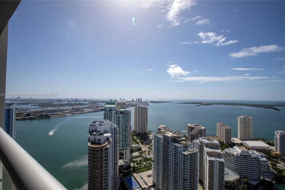 475 Brickell Ave # 5007, Miami FL 33131