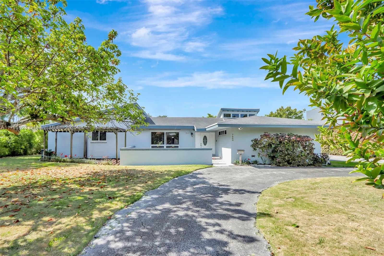 7600 SW 124th St, Pinecrest FL 33156