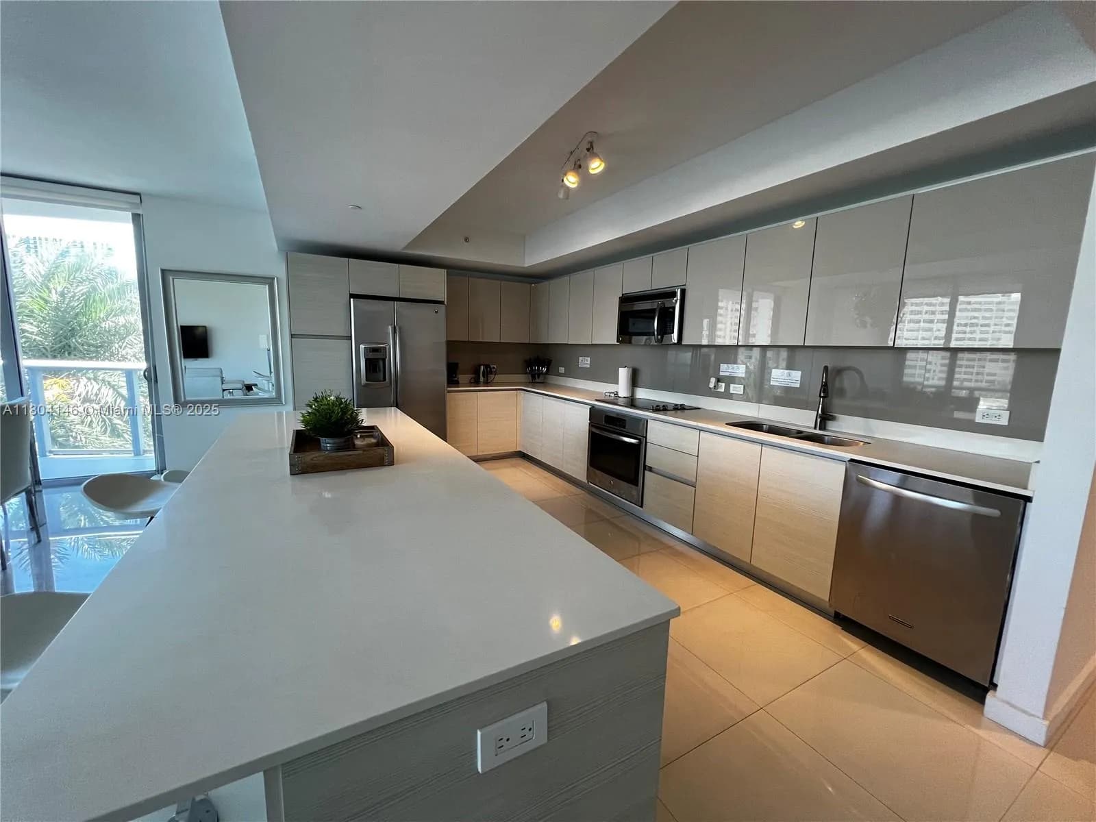 3 bedroom 3 bath for sale at 2600 E Hallandale Beach Blvd # T401, Hallandale Beach FL 33009