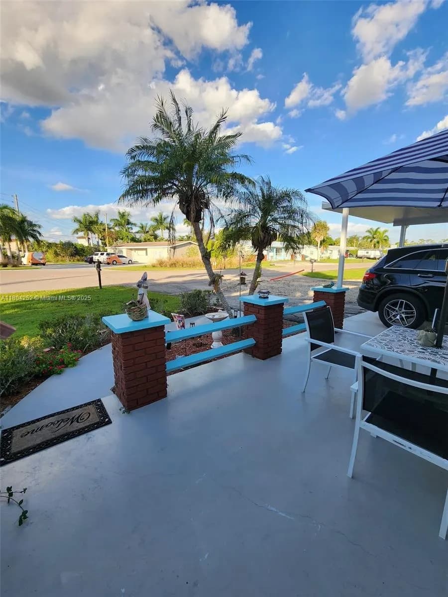 812 Lake McGregor Dr, Fort Myers FL 33919