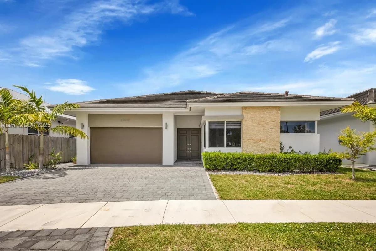 15037 SW 174th St, Miami FL 33187