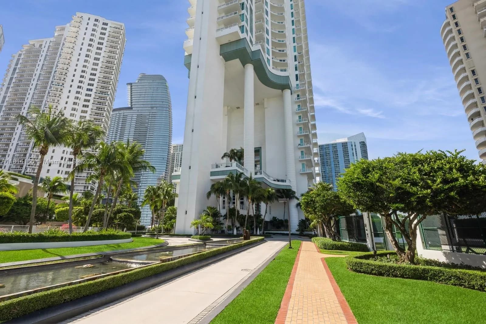 900 Brickell Key Blvd, Miami FL 33131