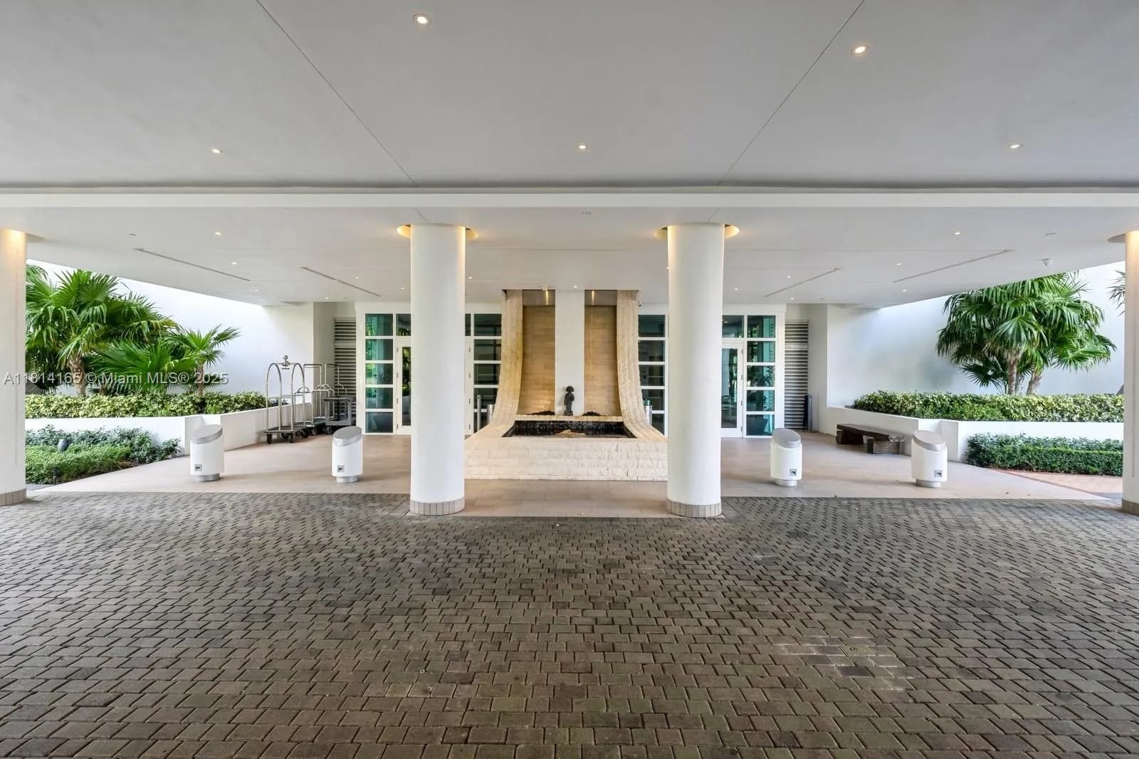 900 Brickell Key Blvd, Miami FL 33131