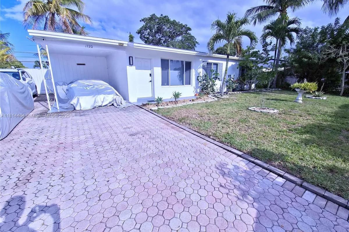 1720 SW 64th Ave, North Lauderdale FL 33068
