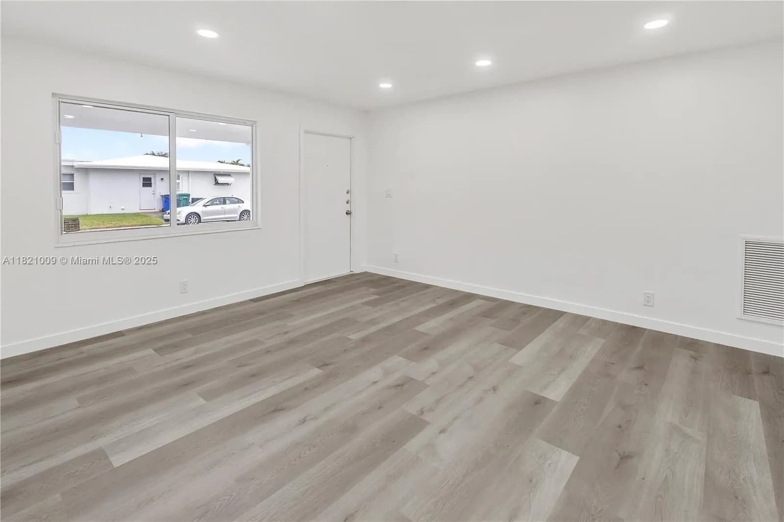 6675 NW 15th St, Margate FL 33063