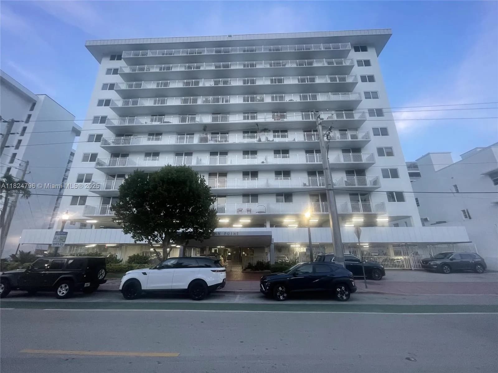 1 bedroom 1 bath Residential for sale at 345 Ocean Dr # 602, Miami Beach FL 33139