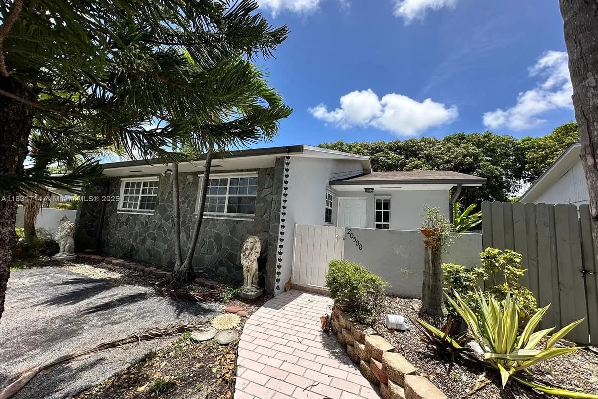 20500 SW 92nd Pl, Cutler Bay FL 33189