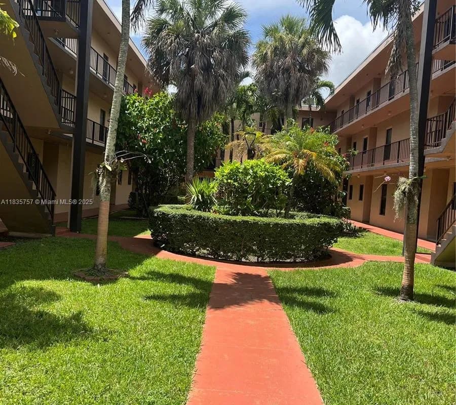 10851 SW 2nd St # K111, Sweetwater FL 33174