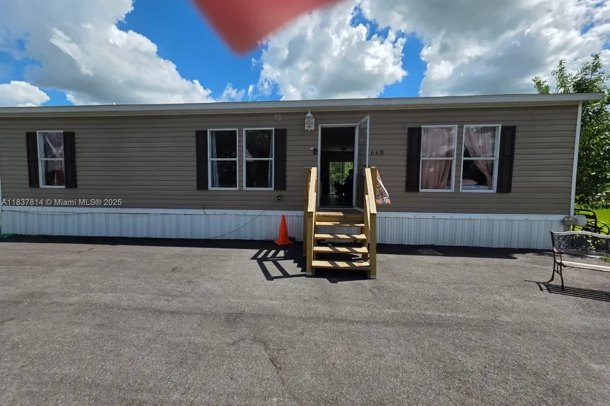 648 Avenida del Sur, Clewiston FL 33440