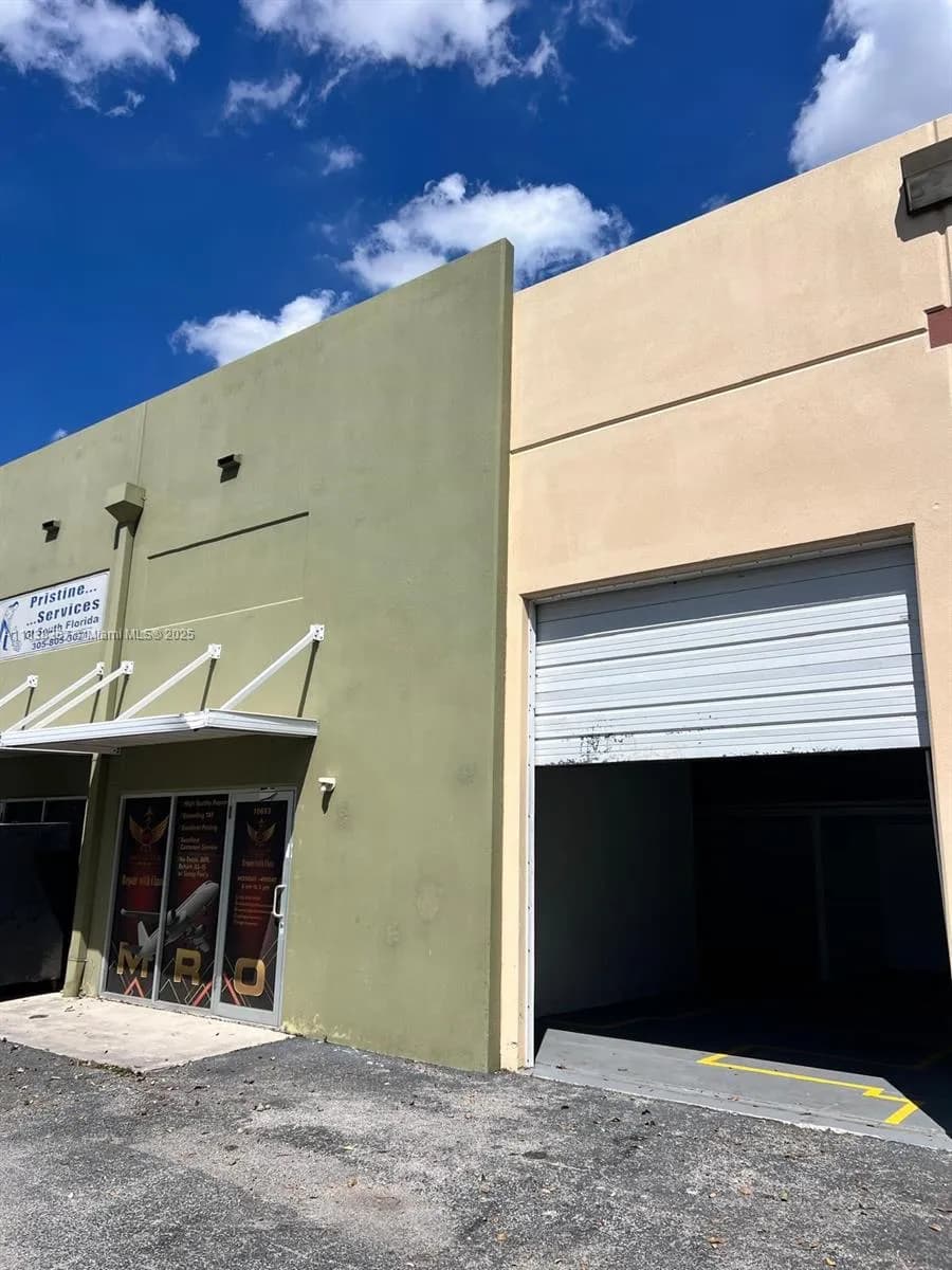 10601 NW 122nd St # 29, Medley FL 33178