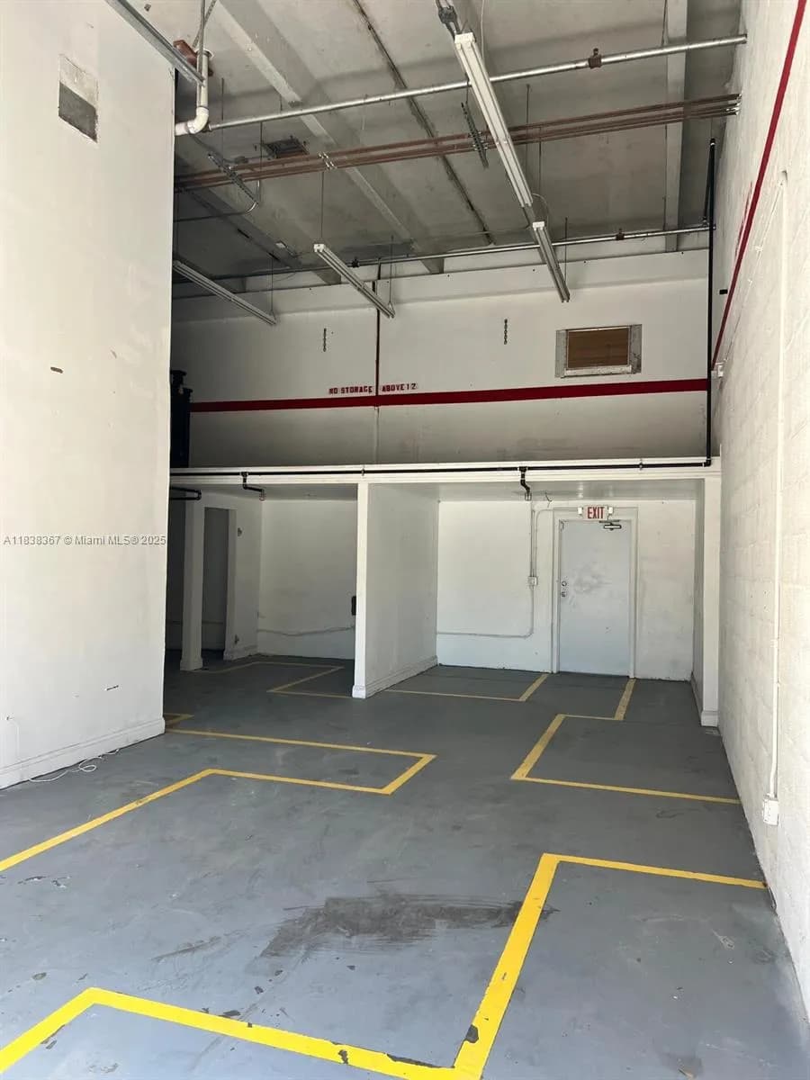 10601 NW 122nd St # 29, Medley FL 33178