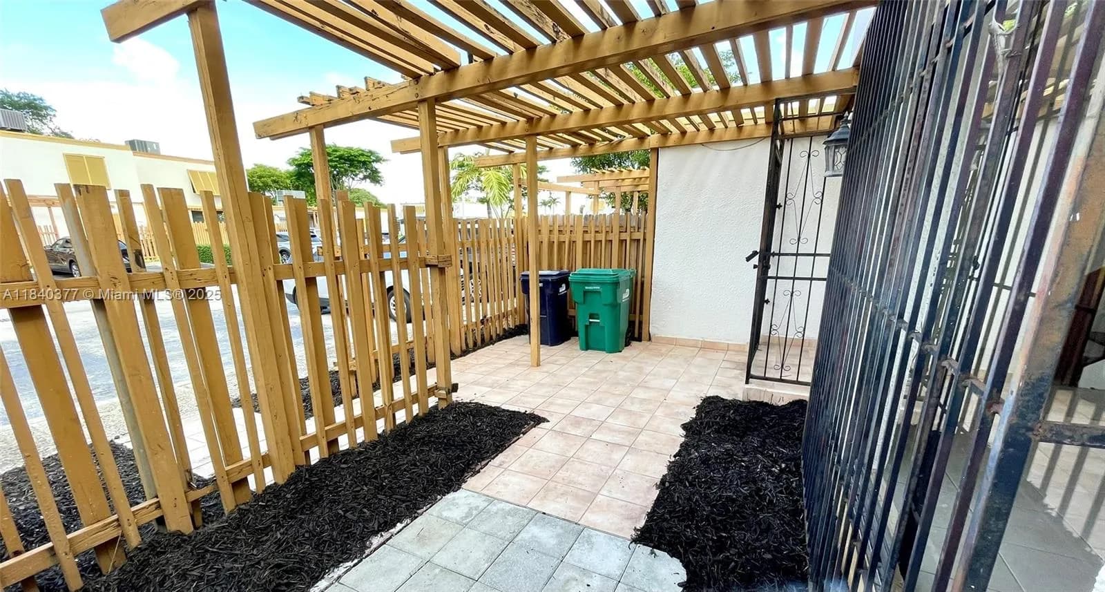 1725 SW 131st Place Cir S, Miami FL 33175
