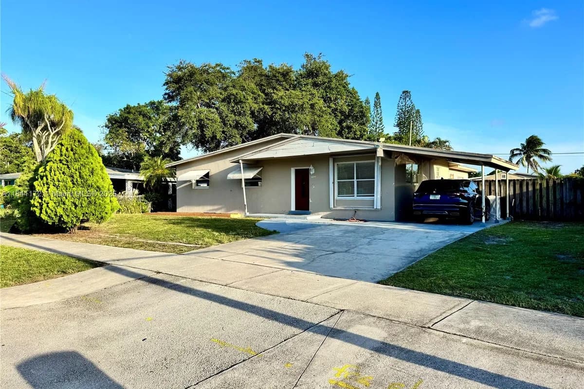 3800 SW 31st Dr, West Park FL 33023