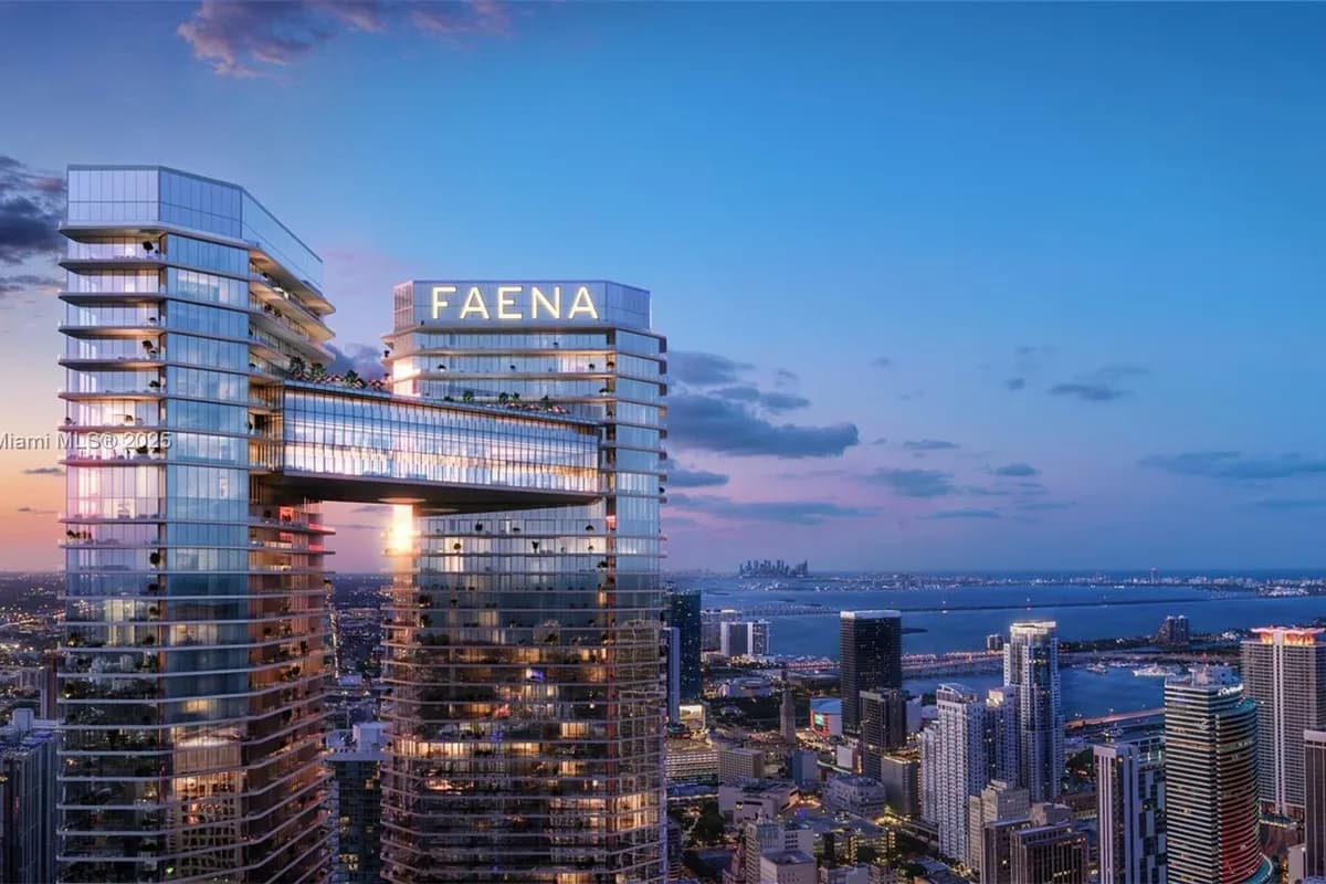 24 SW 4th St # 4901, Miami FL 33130
