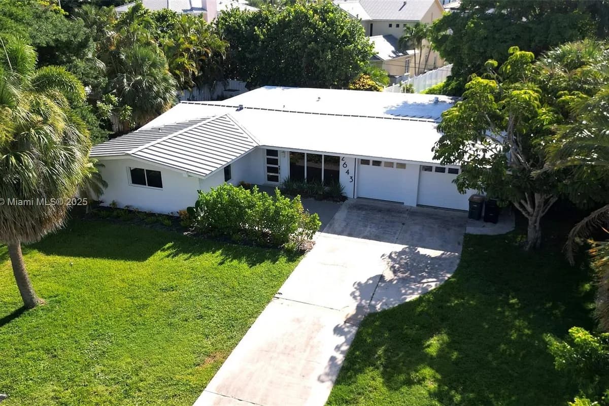 2643 NE 26th Ter, Lighthouse Point FL 33064