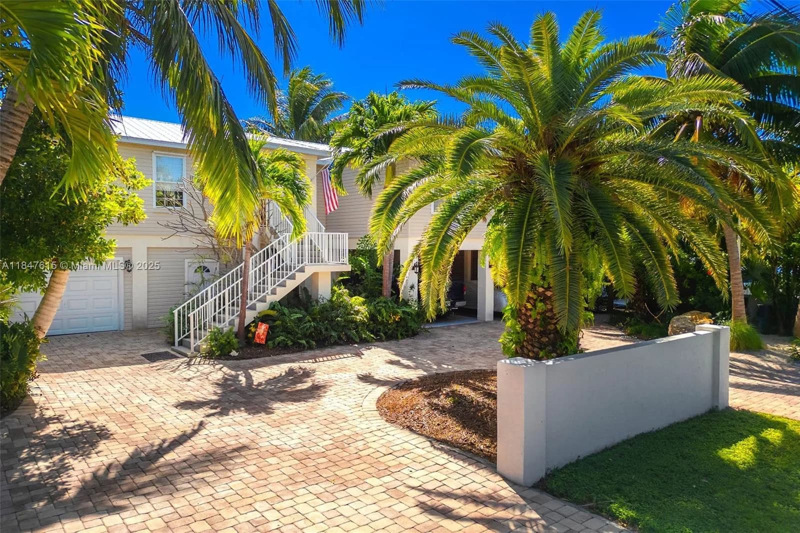 17054 Coral Dr, Sugarloaf FL 33042