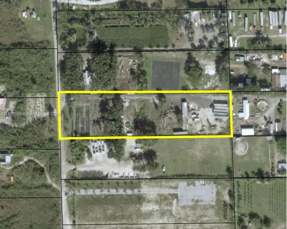15655 SW 212 ave, Unincorporated Dade County FL 33187
