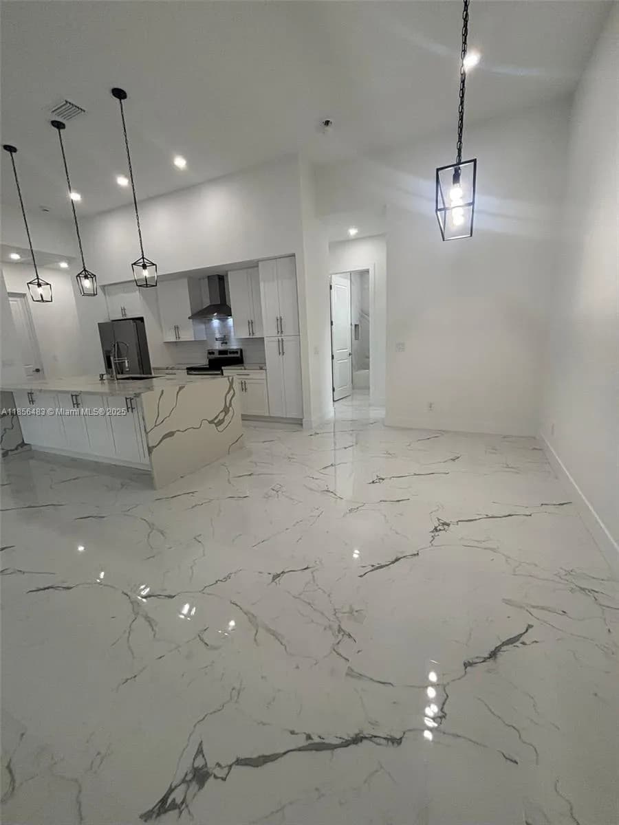 4304 NW 27th LN, Cape Coral FL 33993