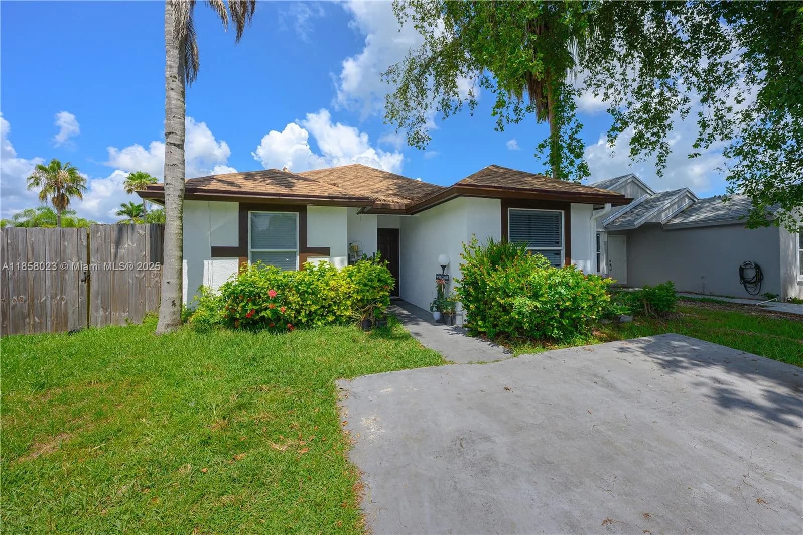 998 SW 8th Pl, Florida City FL 33034