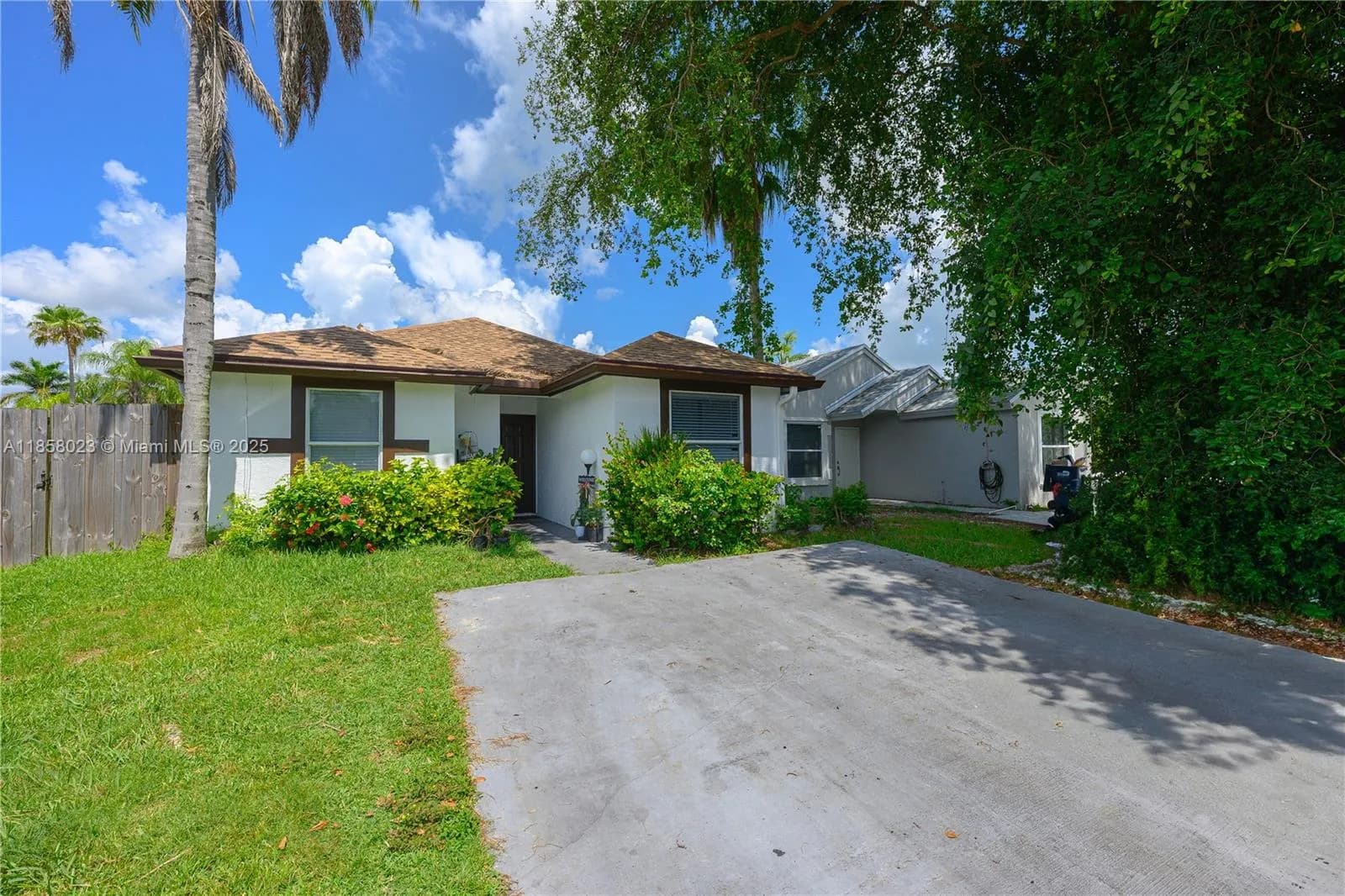 998 SW 8th Pl, Florida City FL 33034